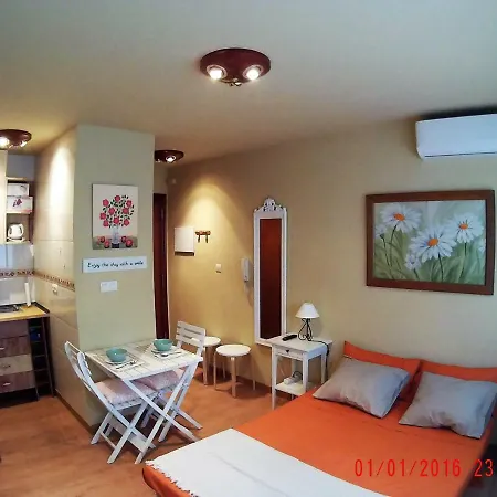 Estudio En Zona Petonal Y Cerca A La Playa * 토레몰리노스