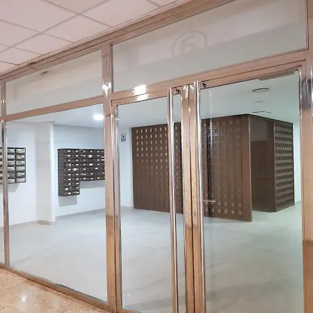 Estudio En Zona Petonal Y Cerca A La Playa Apartamento