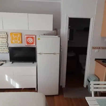 Estudio En Zona Petonal Y Cerca A La Playa Lägenhet