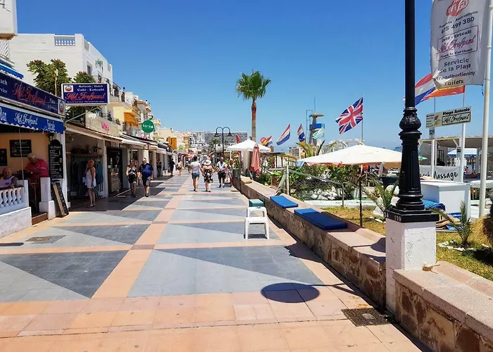 Estudio En Zona Petonal Y Cerca A La Playa *